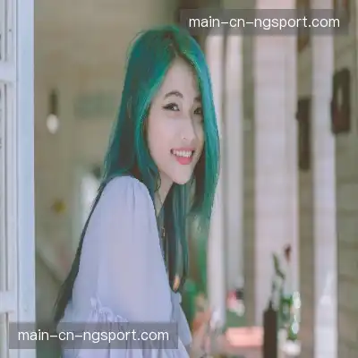 杨露建